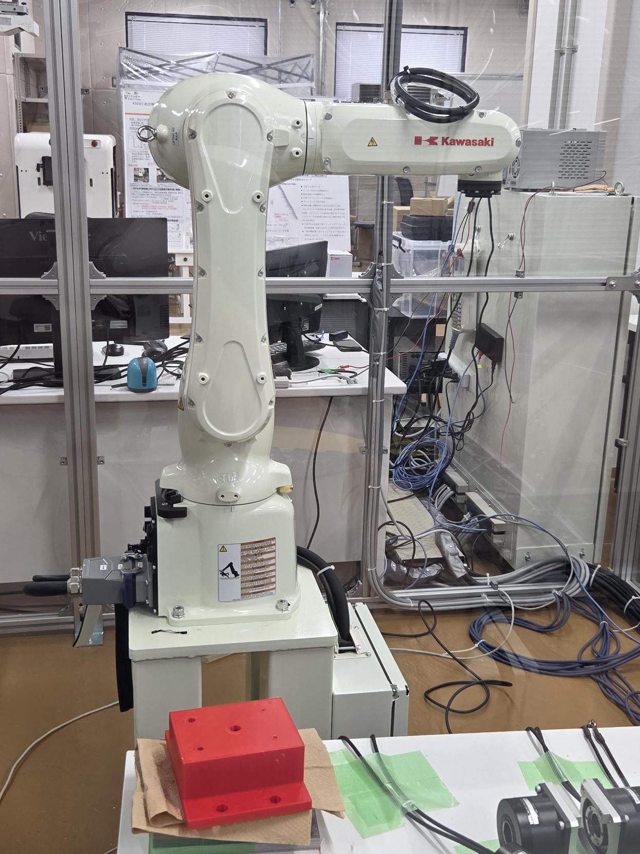 川崎重工業の産業用ロボット RS007N