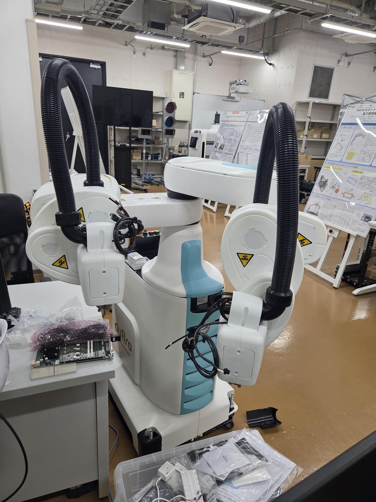 川崎重工業の双腕協働ロボット duAro1