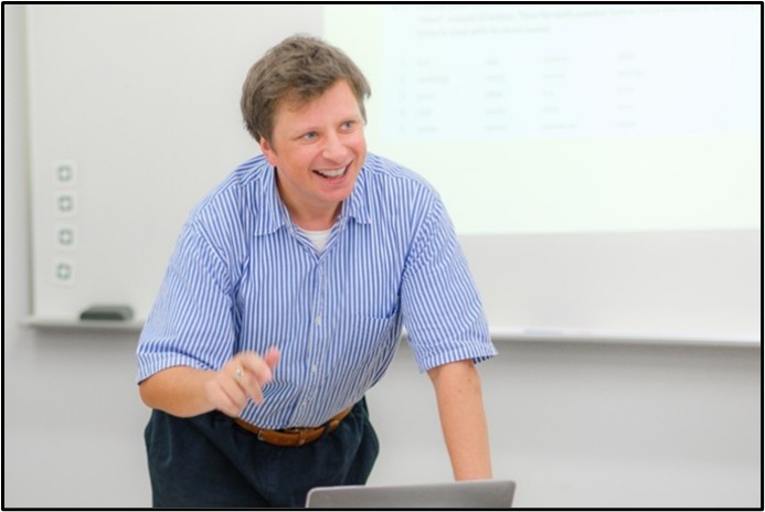 ジェームズ・マッキンソン 特任助教による授業の様子